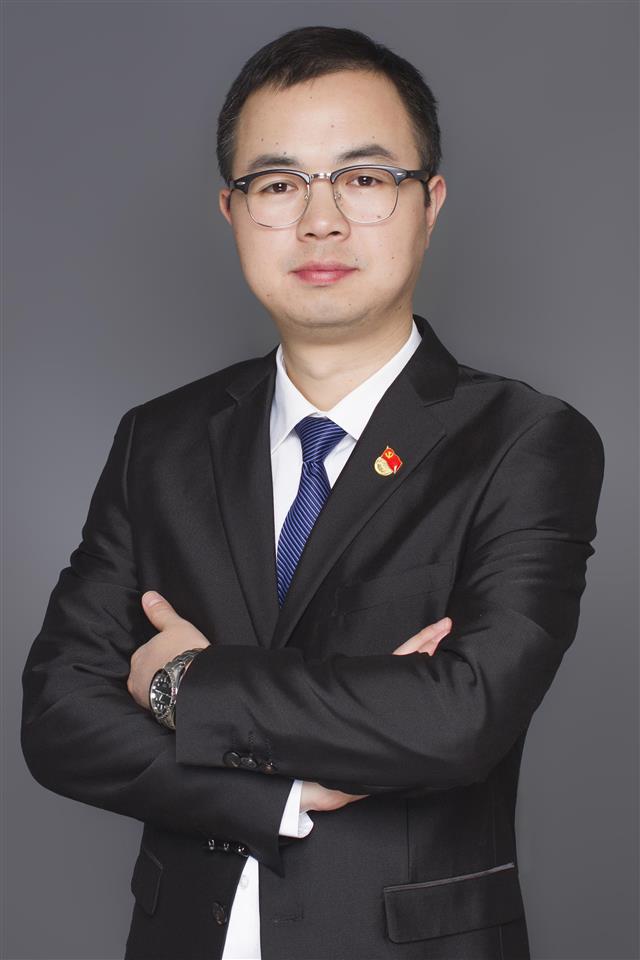 周斌